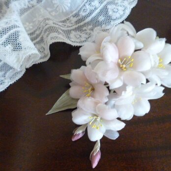 染め花　シルクの桜＊花枝のコサージュの画像