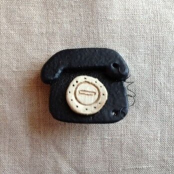 なつかしの昭和家電ブローチ　〈黒電話〉の画像