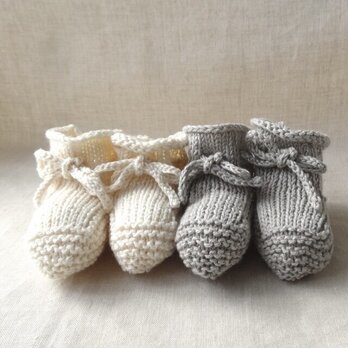 【出産祝いに】3ヶ月から　ベビーブーティーセット　オーガニックコットン　生成り、グレー