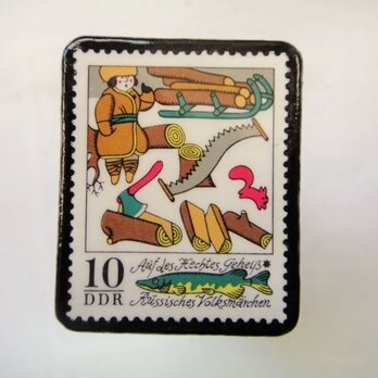 　ドイツ　童話　チョウザメ物語　切手ブローチ　980の画像