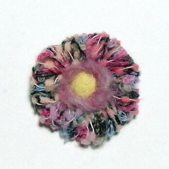 糸のお花のブローチ ミニの画像