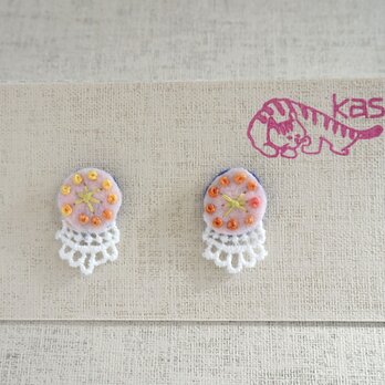 手刺繍ピアス「春色まる」の画像