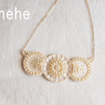 ”Flowering”ビーズ刺繍ネックレス