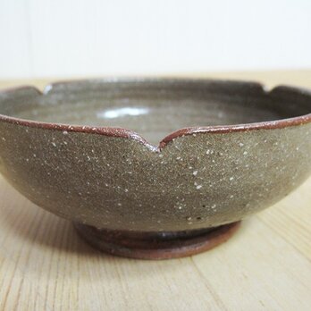 花弁小鉢（赤土）（陶器）の画像