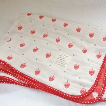 いちごのふわふわ６重ガーゼケット　