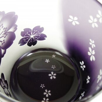 紫の桜のグラス【混入物あり】の画像