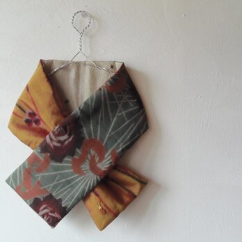 銘仙×リネンの小さな襟巻き「バラとクローバー」プチマフラー ネックウォーマーの画像