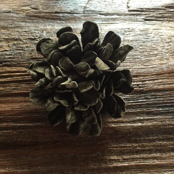 革花のやっとこピン L 金具4.5cm オリーブの画像