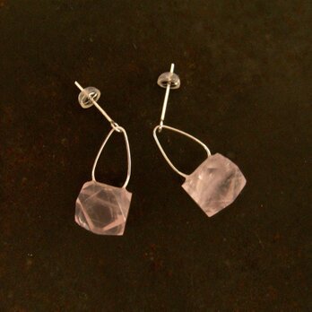 ローズクオーツ　ピアス