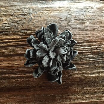 革花のワニピン M 金具3cm グレーの画像