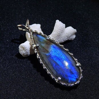 ラブラドライトの粒飾りペンダント