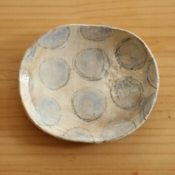 粉引きのブルードットのオーバル皿。の画像