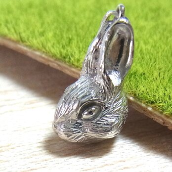 【受注生産】ウサギのペンダントトップ(SV925 ロジウムメッキ)の画像