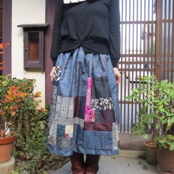 着物リメイクスカート☆春の雲ふわり大島紬にきりりパッチ♪75㎝丈の画像