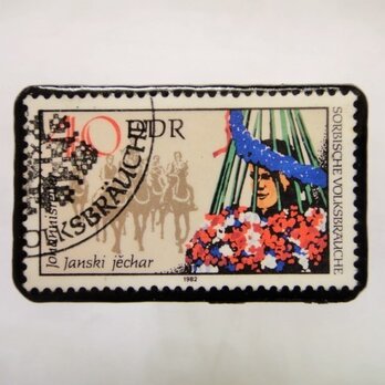 旧東ドイツ　馬切手ブローチ1113の画像