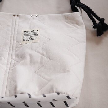 quilting patchwork bucketbag (white)の画像