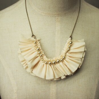 Frill　necklace（beige）の画像