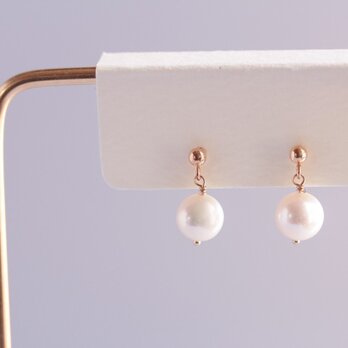 semi-round pearl earringsの画像