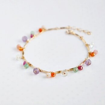 ポップ・カラフル天然石が踊るブレスレット
