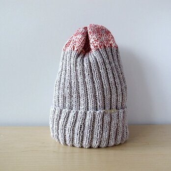 リネンとコットンのニット帽・シルバーグレイ×ポピーレッド