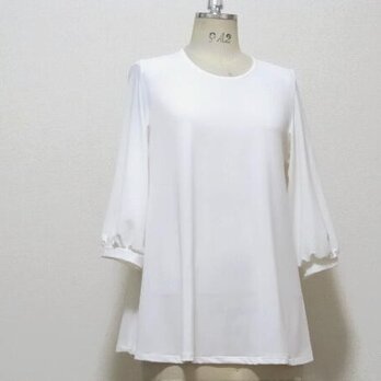 白のシンプルなAラインブラウス☆七分袖の画像