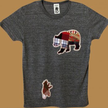 パッチワークの熊の親子Tシャツの画像