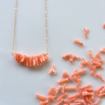 ピンク珊瑚のネックレスの画像