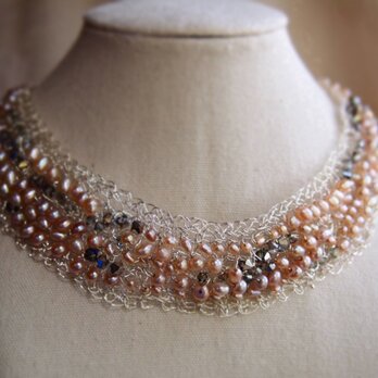 小さな真珠を編み込んだ純銀ネックレスの画像