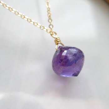 ブリオレットカットのアメジストネックレス
