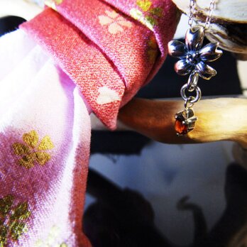 シルバーペンダント桜レッド　40ｃｍシルバーチェーン付の画像