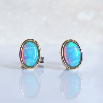 水色オパールピアス