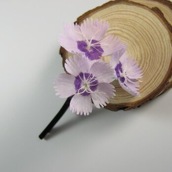 手染めの布花  なでしこ(撫子)のヘアピンの画像