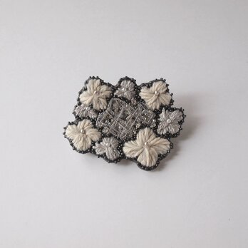 刺繍 ブローチ 【hydrangea】WH