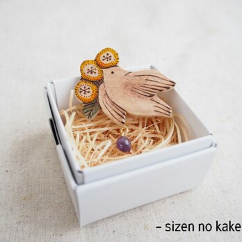桜の木の焼き絵 北欧風小鳥とお花のブローチ 木製