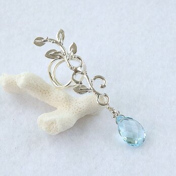 スカイブルートパーズの蔓飾りイヤーカフ（左耳用）