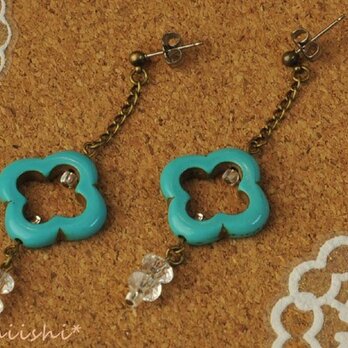 ターコイズ色ウッドビーズのピアス②