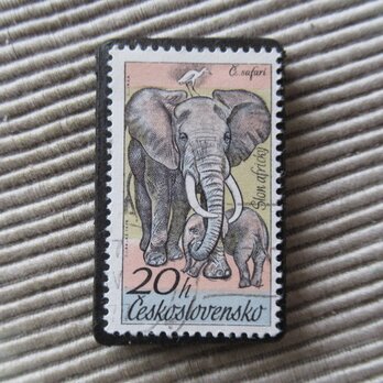 アップサイクル　チェコスロバキア　動物切手ブローチ1298の画像