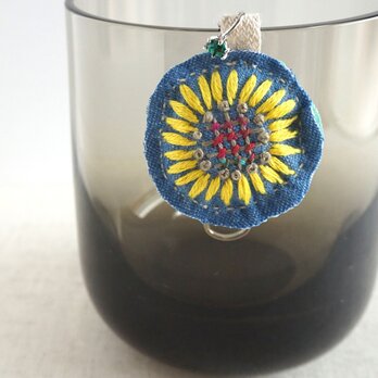 手刺繍キーチャーム「sunflower」の画像