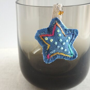 手刺繍キーチャーム「starfish」の画像