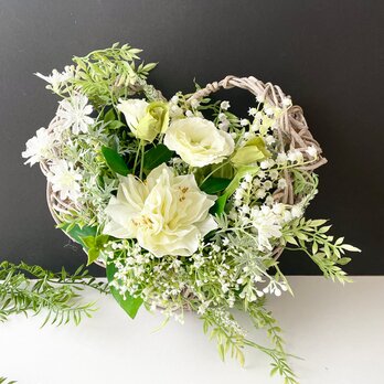 ご結婚お祝いや新築お祝い♡Heart Basket arrange「受注制作」