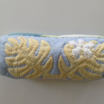 ハワイアンシャドーキルト　モンステラのポーチ