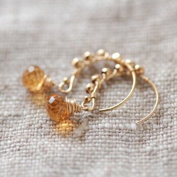 citrine gold dots hook earringsの画像