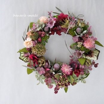 garnet color wreath:実りと花の画像