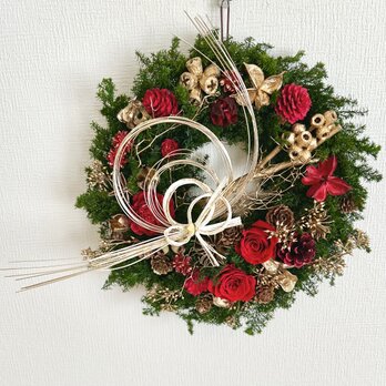 プリザーブドフラワーローズやヒムロスギのリース