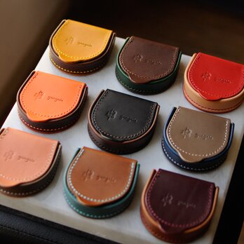 カラーオーダーができる馬蹄型コインケース