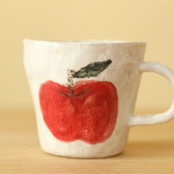 粉引き手びねりりんごのカップ。の画像