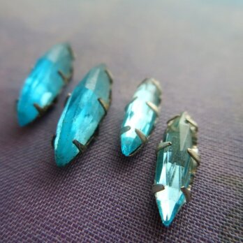 *♥*Vintage Sea Blue Glass Sew on Stone Set 4pcs*♥*の画像