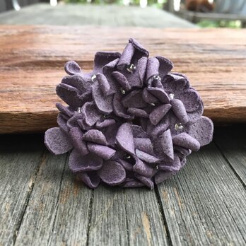 革花のドーナツブローチ(ビーズ) 薄紫の画像