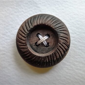 ボタン　黒檀３０㎜４穴の画像