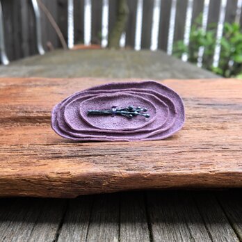 革花のブローチピン  金具3.5cm 薄紫bの画像